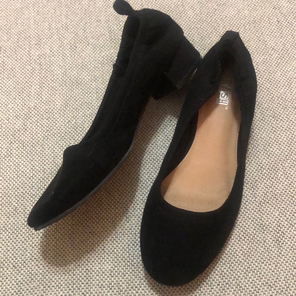 💚 ❗️MAKE AN OFFER❗️Black faux suede heels